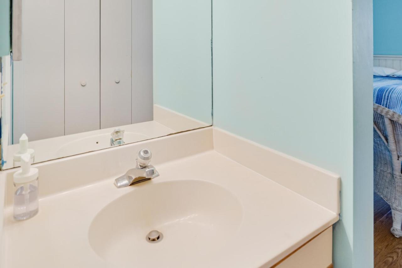 Scarborough Village - 245 Country Club Dr, Unit #608 里霍博斯比奇 外观 照片